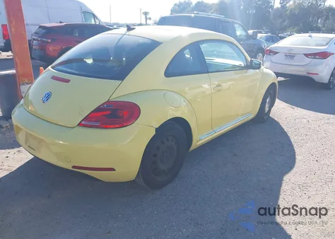 2014 Volkswagen Beetle 2.5L z USA, uszkodzony, nr VIN 3VWJX7AT4EM621292